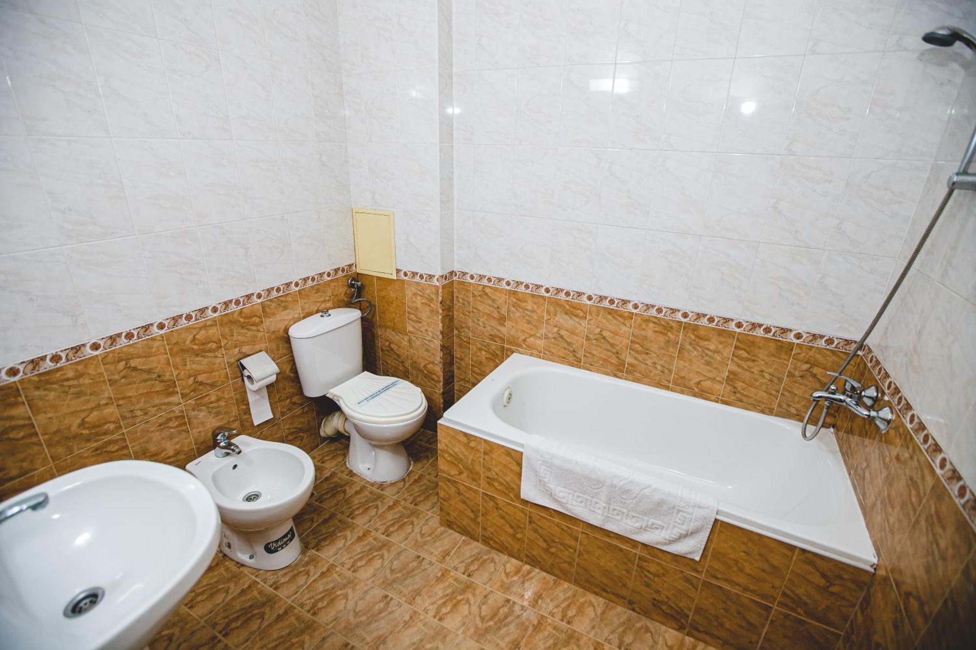 Rodopi Hotel Haskovo Eksteriør bilde