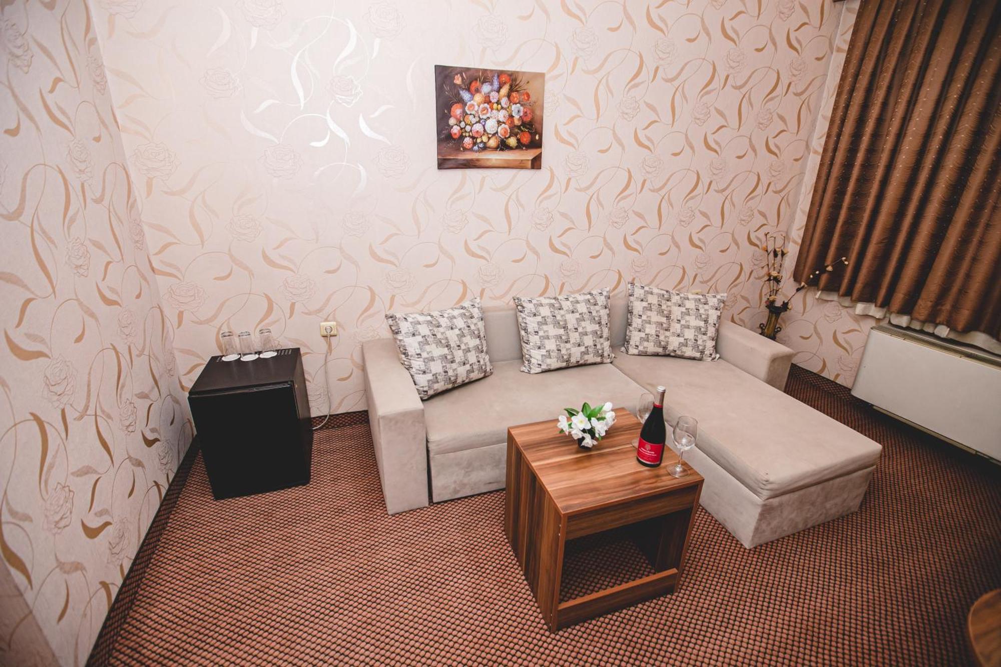 Rodopi Hotel Haskovo Eksteriør bilde
