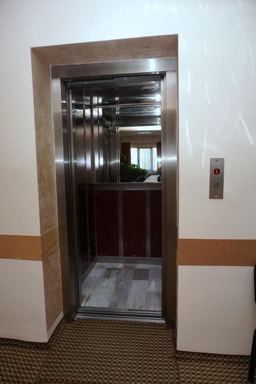 Rodopi Hotel Haskovo Eksteriør bilde